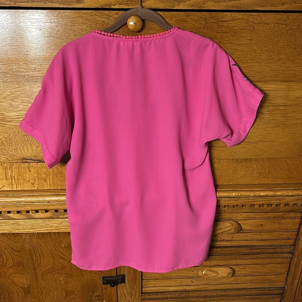 Andree by Unit Boho Pink Floral Embroidered V-Neck Peasant Blouse Short Sleeve - Picture 2 of 10